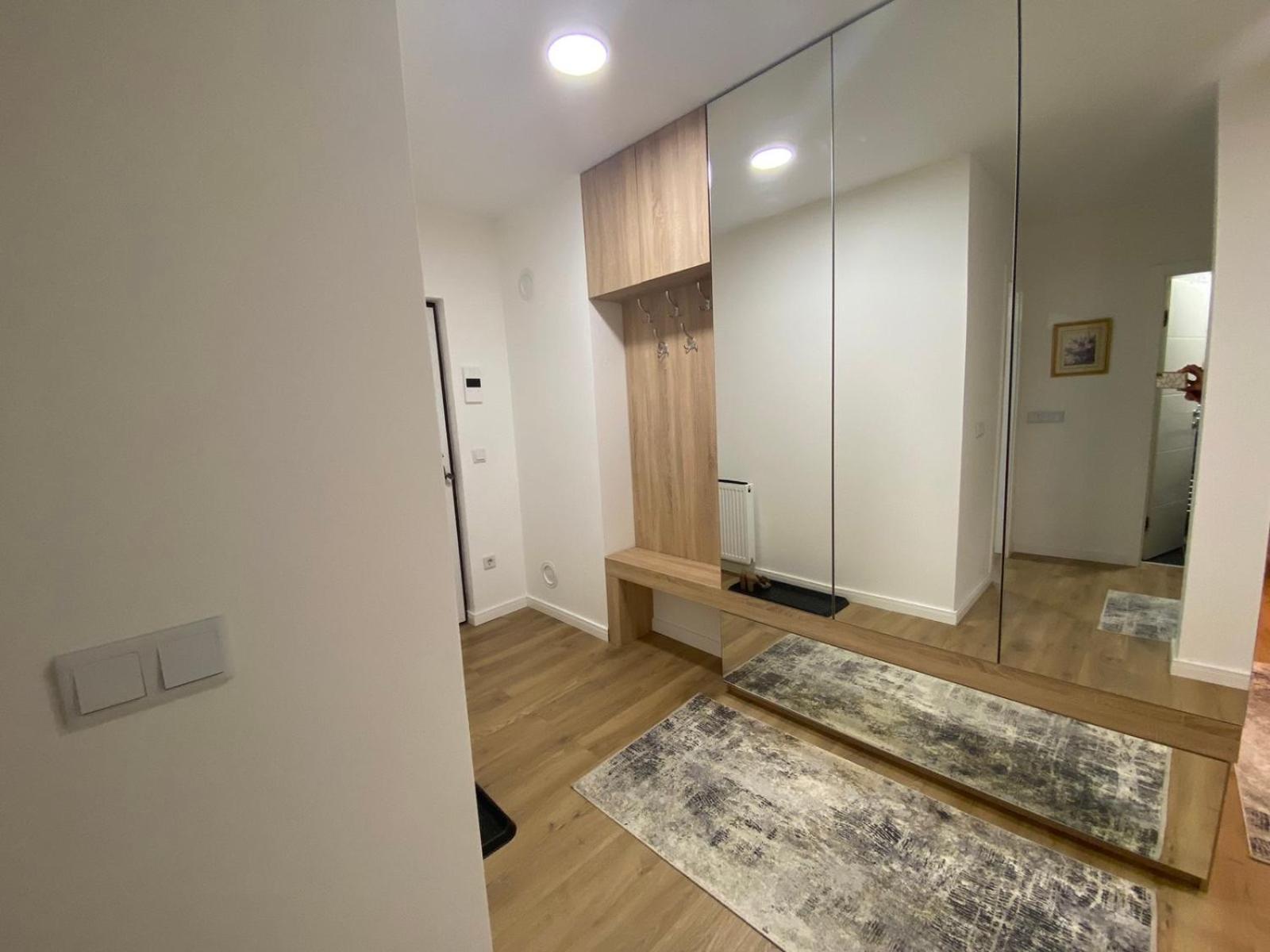 Apartment Golden Nest SJJ